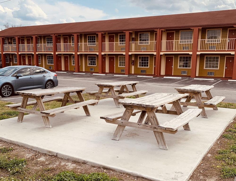 Econo Lodge Inn & Suites Maingate Central Kissimmee Exterior photo