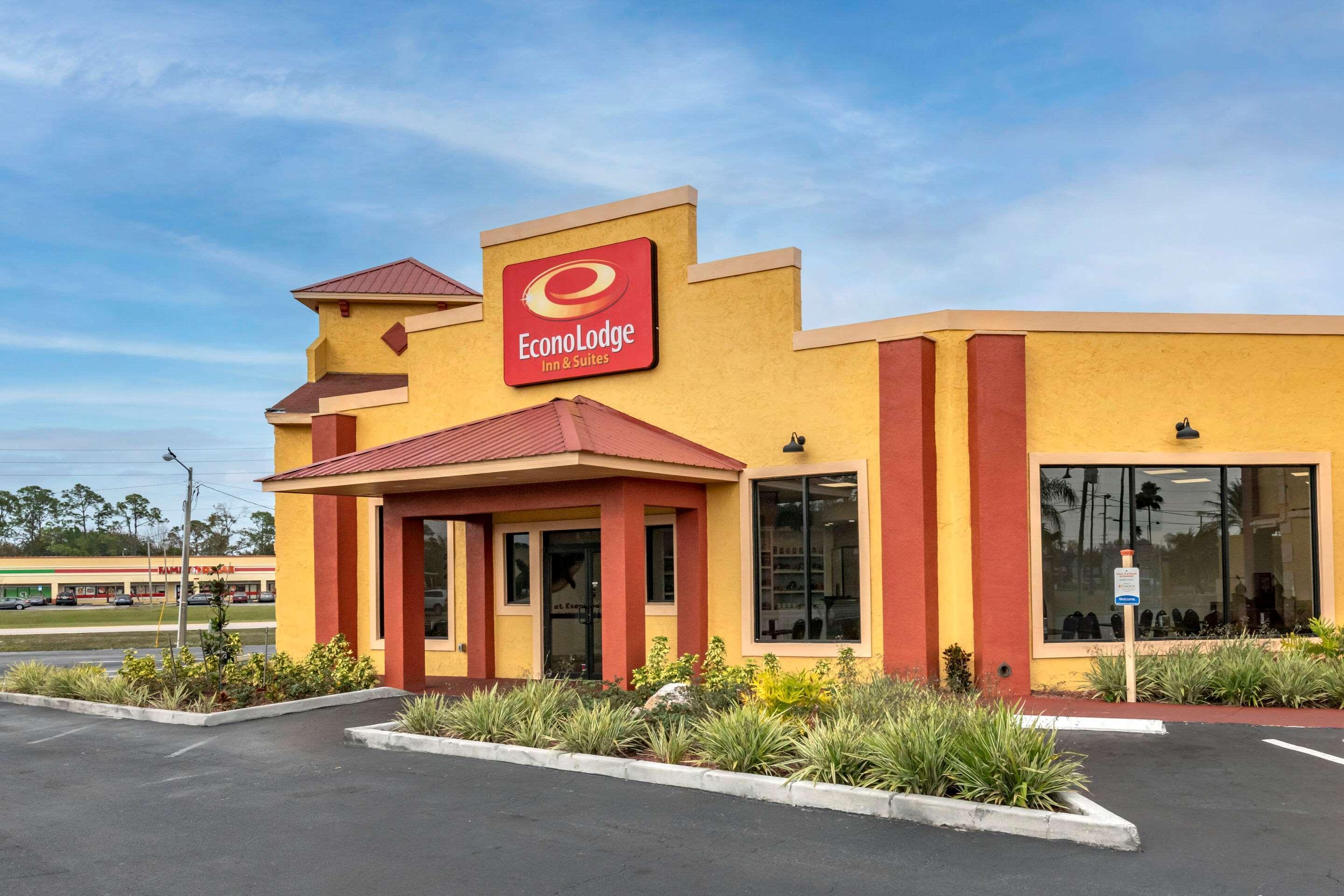 Econo Lodge Inn & Suites Maingate Central Kissimmee Exterior photo