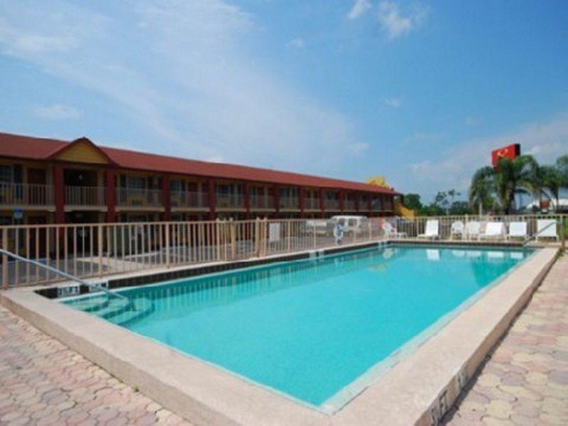 Econo Lodge Inn & Suites Maingate Central Kissimmee Facilities photo